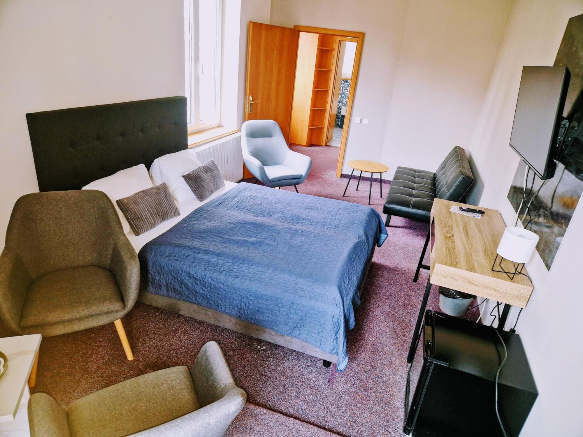 Family Hotel Maxim Beroun  Εξωτερικό φωτογραφία