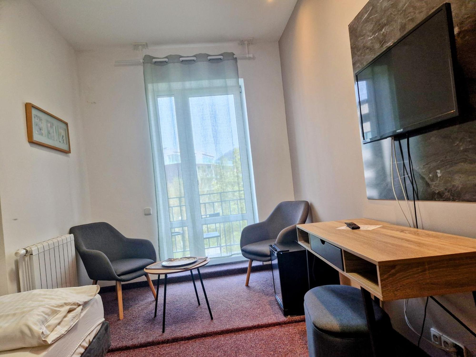 Family Hotel Maxim Beroun  Εξωτερικό φωτογραφία
