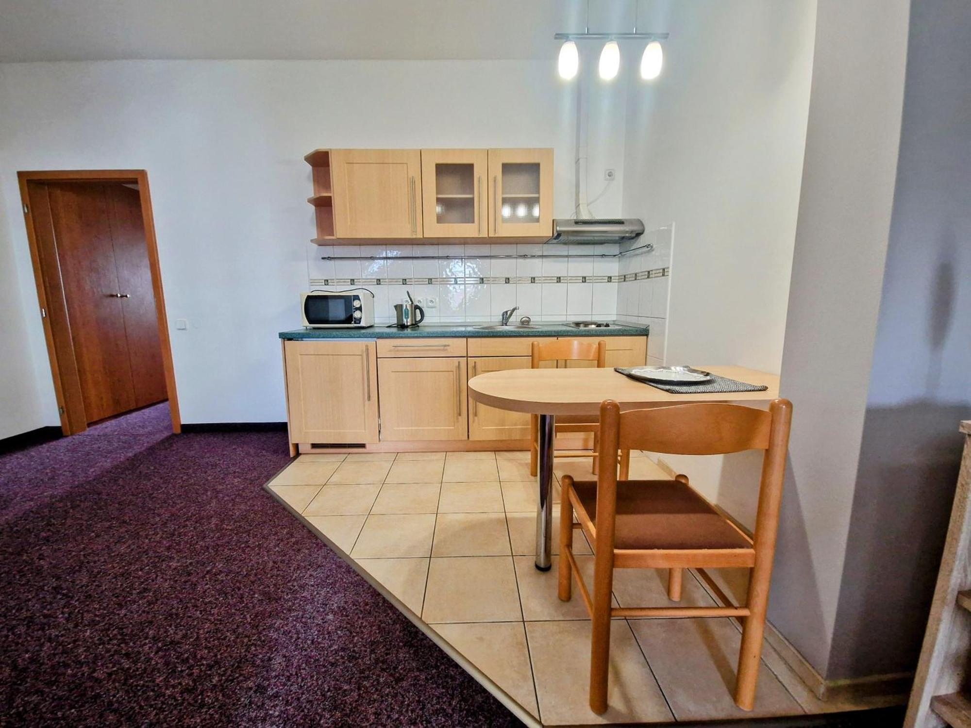 Family Hotel Maxim Beroun  Εξωτερικό φωτογραφία