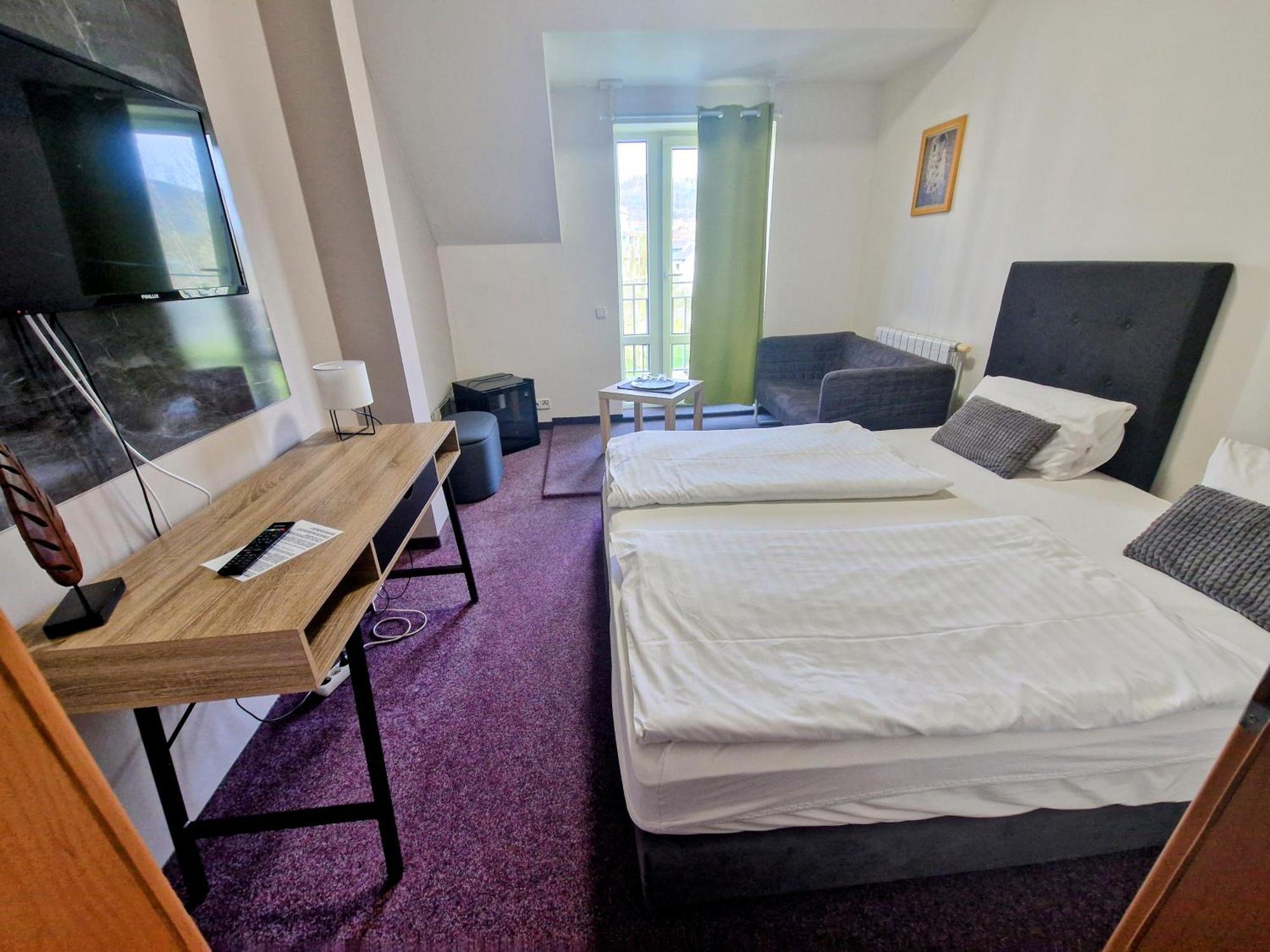 Family Hotel Maxim Beroun  Εξωτερικό φωτογραφία
