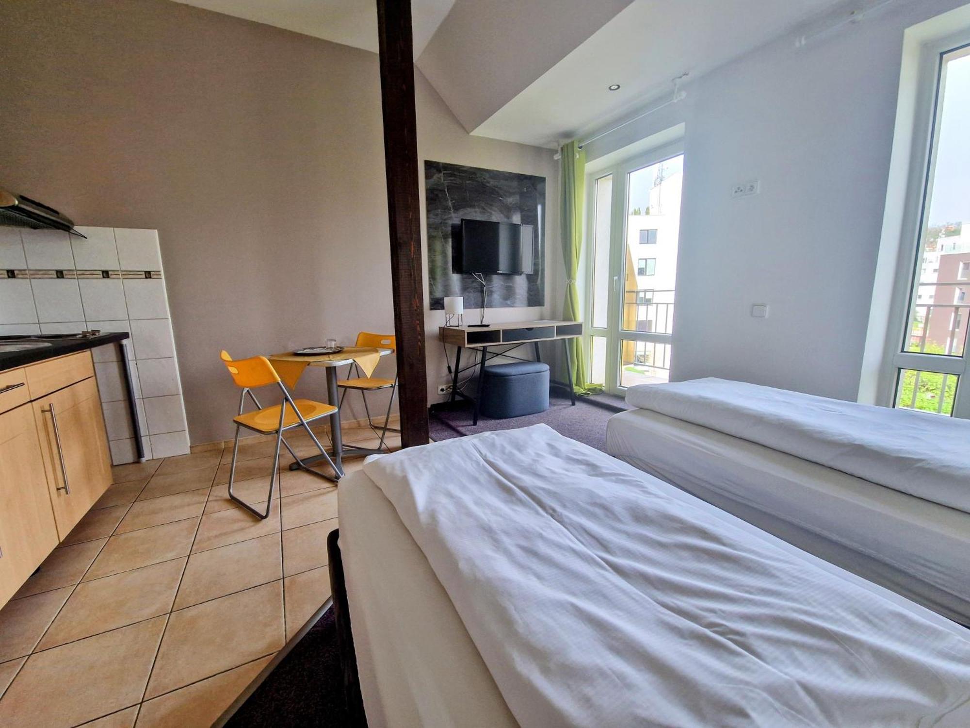 Family Hotel Maxim Beroun  Εξωτερικό φωτογραφία
