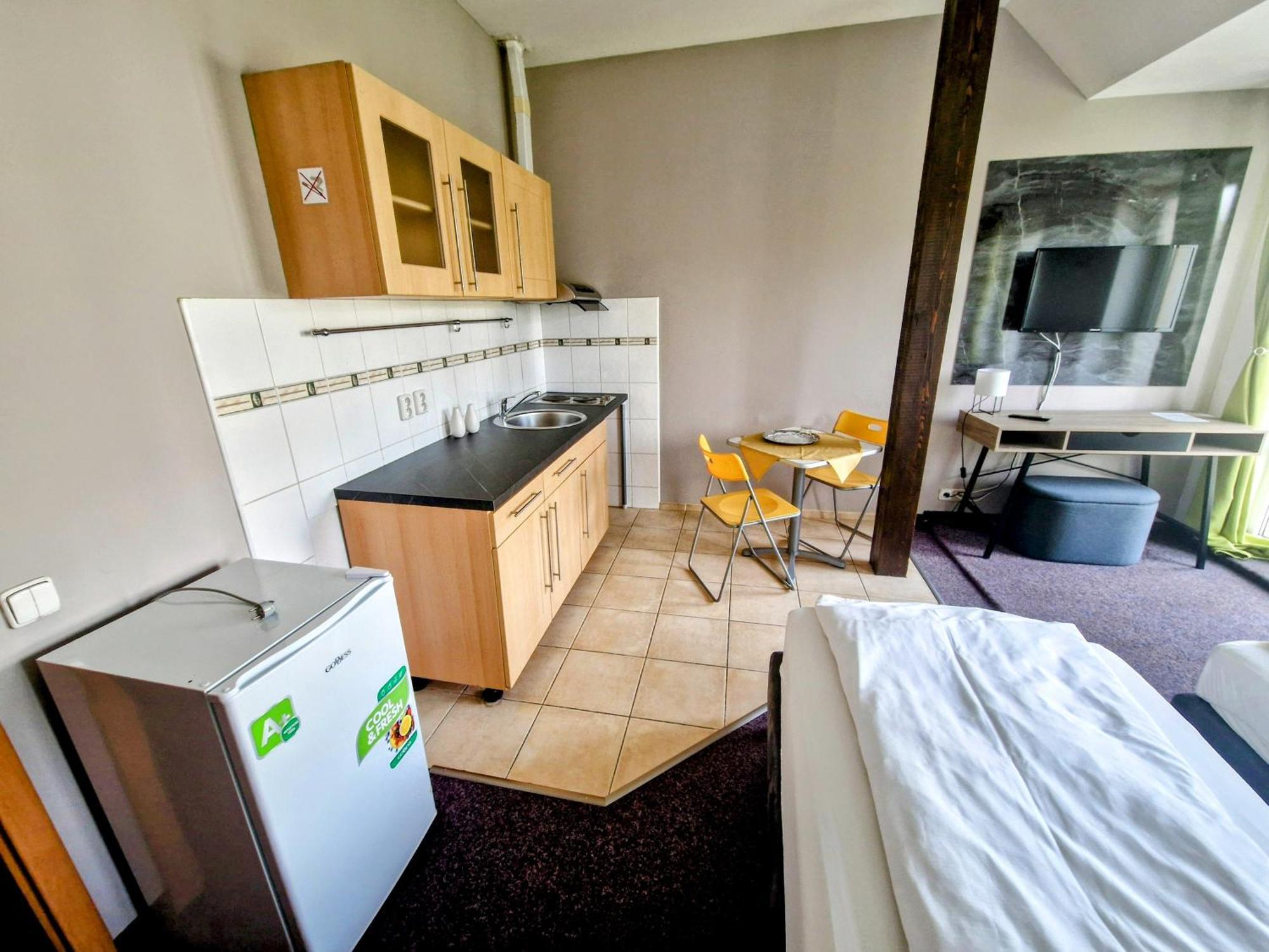 Family Hotel Maxim Beroun  Εξωτερικό φωτογραφία